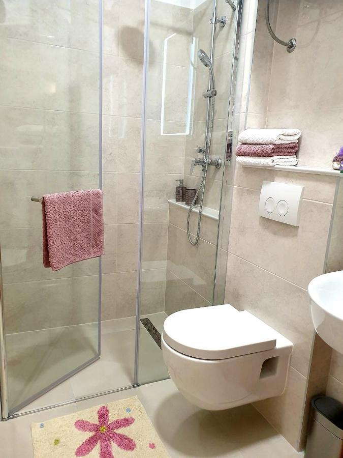 Apartments Kuzmanic オミシュ エクステリア 写真