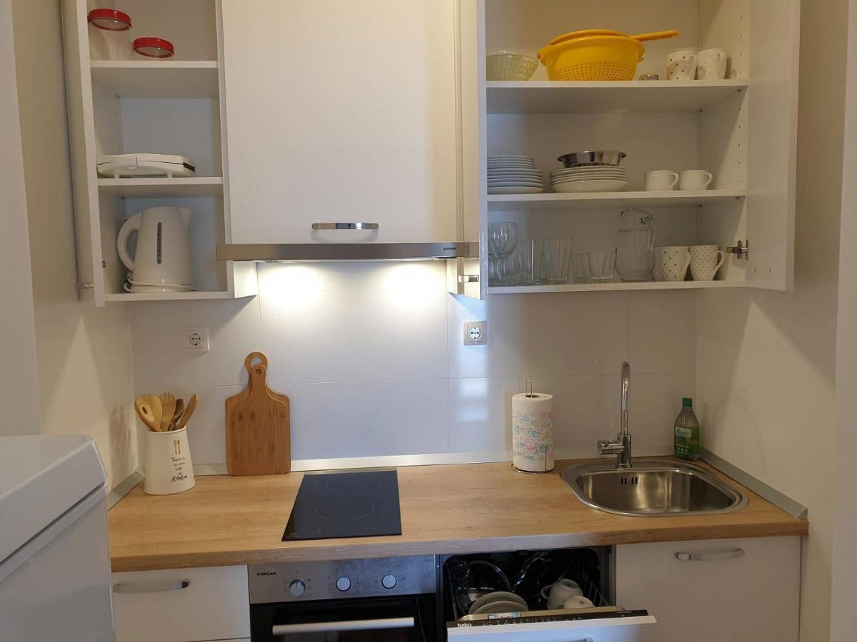 Apartments Kuzmanic オミシュ エクステリア 写真