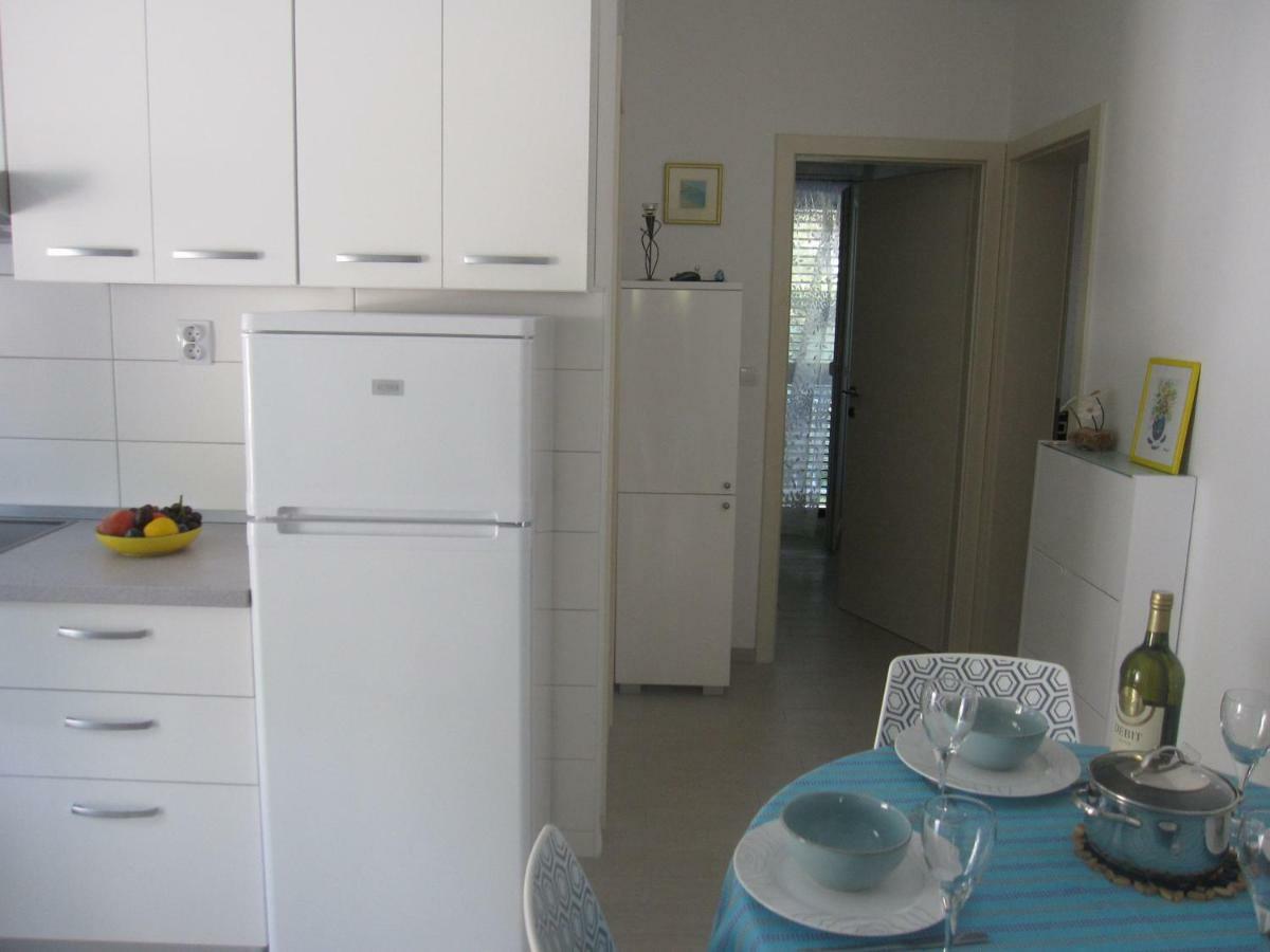 Apartments Kuzmanic オミシュ エクステリア 写真